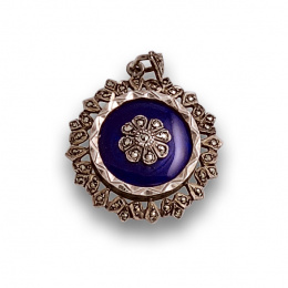 759.  Colgante circular de marcasitas y esmalte azul en plata.