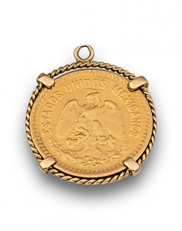 274.  Moneda de 10 pesos Mexicanos de Hidalgo 1907 en oro de 900 milésimas, con marco ( sin soldar) para colgar en oro de 18K