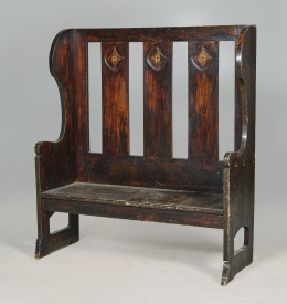 1028.  Banco de respaldo alto, con incrustaciones en hueso y madera de gusto nazarí.Trabajo inglés, pp. del S. XX.