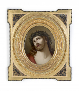 1121.  “Ecce Homo”, siguiendo a Guido Reni, placa oval en porcelana esmaltadaKPM Berlín, S. XIX.