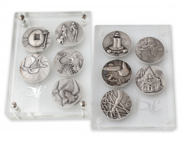 657.  Colección completa de 10 medallas de plata de Salvador Dalí. Los 10 mandamientos. En su estuche original de metacrilato.