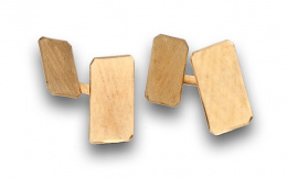 647.  Gemelos dobles años 70 con rectángulos en oro mate de 18K.