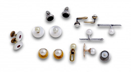 685.  Lote de 6 parejas de botones y tres botones sueltos de pps s XX.  