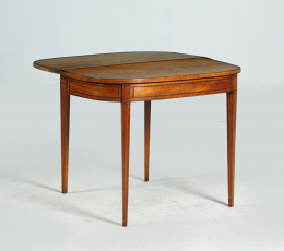 1236.  Mesa de juego época Jorge III, en madera de caoba y satinwood.Trabajo inglés, ff. S. XVIII.