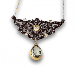 565.  Colgante con centro s XIX de diamantes, berilos y perilla de citrino colgante .