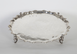 1439.  Salvilla de plata en su color con marcas y marca fiscal.Ensayador, Diego González de la Cueva. Beles, Méjico, S. XVIII.