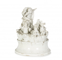 1161.  “Neptuno”Grupo escultórico de cerámica esmaltada.Alcora, ffs. del S. XVIII.