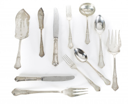 1130.  Cubertería de plata en su color con diseño de nudo marinero.Durán, S. XX..