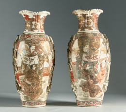 1532.  Pareja de tibores Satsuma de cerámica esmaltada. Japón, S. XIX.