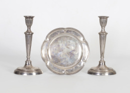 1046.  Pareja de candeleros de plata en su color de estilo Jorge III.Ribas, Cádiz, 1802..