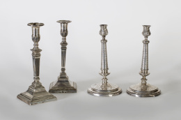 1067.  Pareja de candeleros de plata en su color, con marcas.Bosch, Barcelona, primer tercio del S. XIX.
