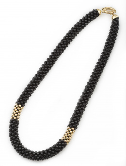 186.  Collar de cordón tubular de cuentas de ónix y cuentas de oro de 18K 