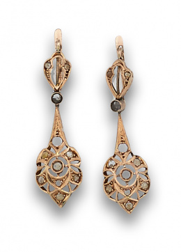 538.  Pendientes largos s.XIX de zafiros blancos, calado ,en oro de 18k.