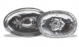 1028.  Bandeja oval Carlos IV de plata en su color, decoración de espejo, contarios, palmetas y una florManuel Aguilar y Diego de la Vega y Torres,  Cordoba, 1807.