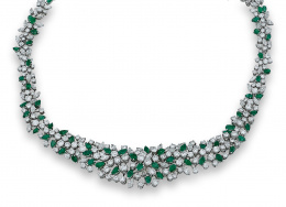 642.  Collar de brillantes,diamantes talla marquisse, y esmeraldas talla perilla en diseño de banda de tamaño creciente hacia el frente.