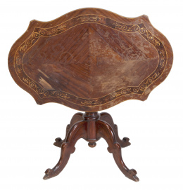 638.  Velador con marquetería en el perímetro.Trabajo español, S. XIX.