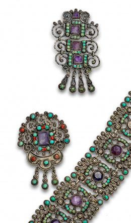 765.  Lote de brazalete y dos broches de  plata mejicanos con amatistas ,turquesas y coral.