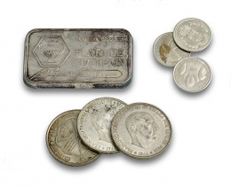 285.  Lote de 9 monedas de Franco de 1966 en plata , 13 arras de Lugo en plata y 100 grs plata fina en lingote.