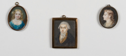 198.  Lote de 3 miniaturas: “Caballero con peluca”, “Joven de perfil” y “Niña con vestido azul”. .