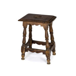 1343.  Banqueta en madera de roble y nogal torneado.Castilla, S. XVII.