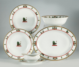 1019.  “La Maison de Louis Cartier”Juego de fuentes, una ensaladera y una salsera en porcelana esmaltada de Limoges, serie Panther 1986.