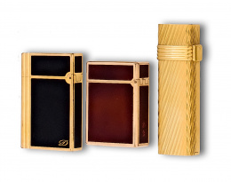 697.  Encendedor Dupont pequeño laca color tabaco y plaqué or.