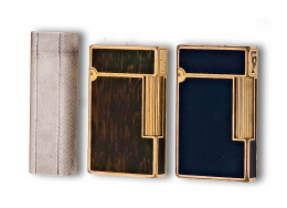 700.  Encendedor Dupont  laca jaspeada negro y tabaco en  plaqué or.