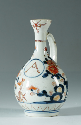 1141.  Aceitera de porcelana china de estilo ImariTrabajo chino para la exportación, Kangxi, pp. del S. XVIII.