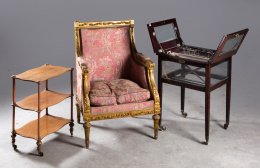 814.  Whatnot eduardino en madera de nogal.Trabajo inglés pp. S. XX