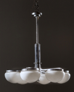 828.  Lámpara de seis brazos de luz de aluminio y plafones de opalina, años 70