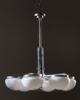 1069.  Lámpara de seis brazos de luz de aluminio y plafones de opalina, años 70