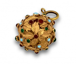 645.  Colgante charm esférico años 50 con hojitas de oro mate y cabuchones de turquesas,ágatas y crisoprasa