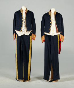 1190.  Traje de gala con galones aplicados, puños bordados con hilos dorados, S.XIX.