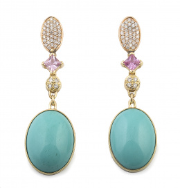 223.  Pendientes largos con cabuchones de turquesas que penden de brillantes en pavé de óvalo y círculo, y entre ellos zafiros rosa de talla cuadrada