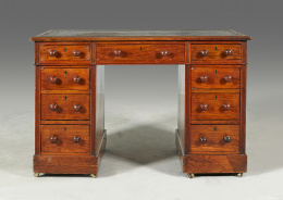 1050.  “Pedestal- Desk”, en caoba.Trabajo ingles h.1850.