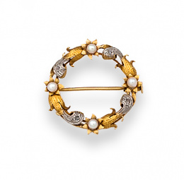 565.  Broche guirnalda de ff.s.XIX con ramas y flores adornadas con perlas finas y diamantes.