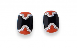 156.  Pendientes de brillantes,coral y ónix combinado en oro blanco de 18K.