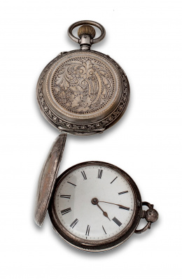 732.  Reloj saboneta en plata s.XIX “triunfo patent”.