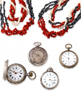 724.   Lote de dos relojes de bolsillo: