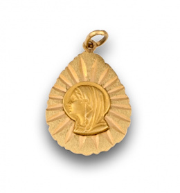 44.  Colgante medalla de Virgen con marco en forma de lágrima.