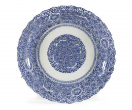 1029.  Gran plato en porcelana azul y blanco.China,dinastía Qing, ff. S. XIX