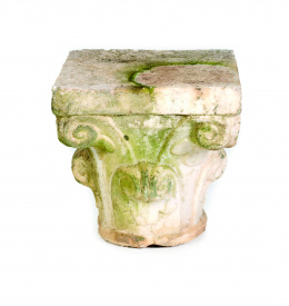 540.  Capitel de “castañuela” en piedra tallada, S. XVI.