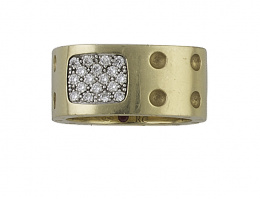 372.  Anillo ancho de perfil cuadrangular con cuadrado lateral de pavé de brillantes y de parejas de círculos cóncavos