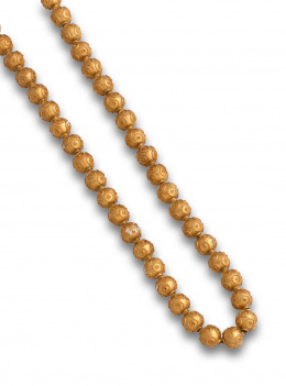 617.  Collar portugés s.XIX con cuentas esféricas adornadas con filigrana en oro de 19K.
