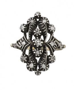 65.  Sortija lanzadera portuguesa de pp. S. XX con motivos vegetales