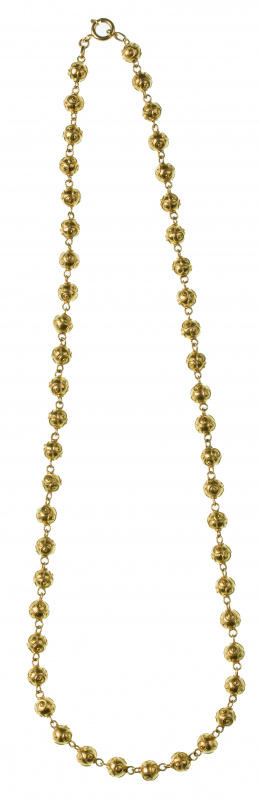 32.  Collar Portugués S. XIX con esferas adornadas con círculos de cordoncillo, y unidas entre sí  por dobles eslabones de oro