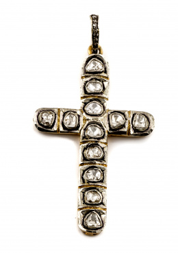 25.  Cruz colgante portuguesa de diamantes de talla antigua en brazos rectos