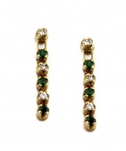 749.  Pendientes con esmeraldas y brillantes alternos en banda rivière.