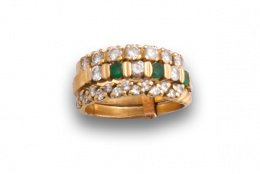 101.  Trío de alianzas unidas, dos de brillantes una de brillantes y esmeraldas con punzones portugueses.