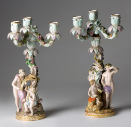 967.  Pareja de candeleros transformables en candelabros, de porcelana esmaltada con figuras escultóricas que representan a Baco y Deméter.Meissen, (1818-1860).